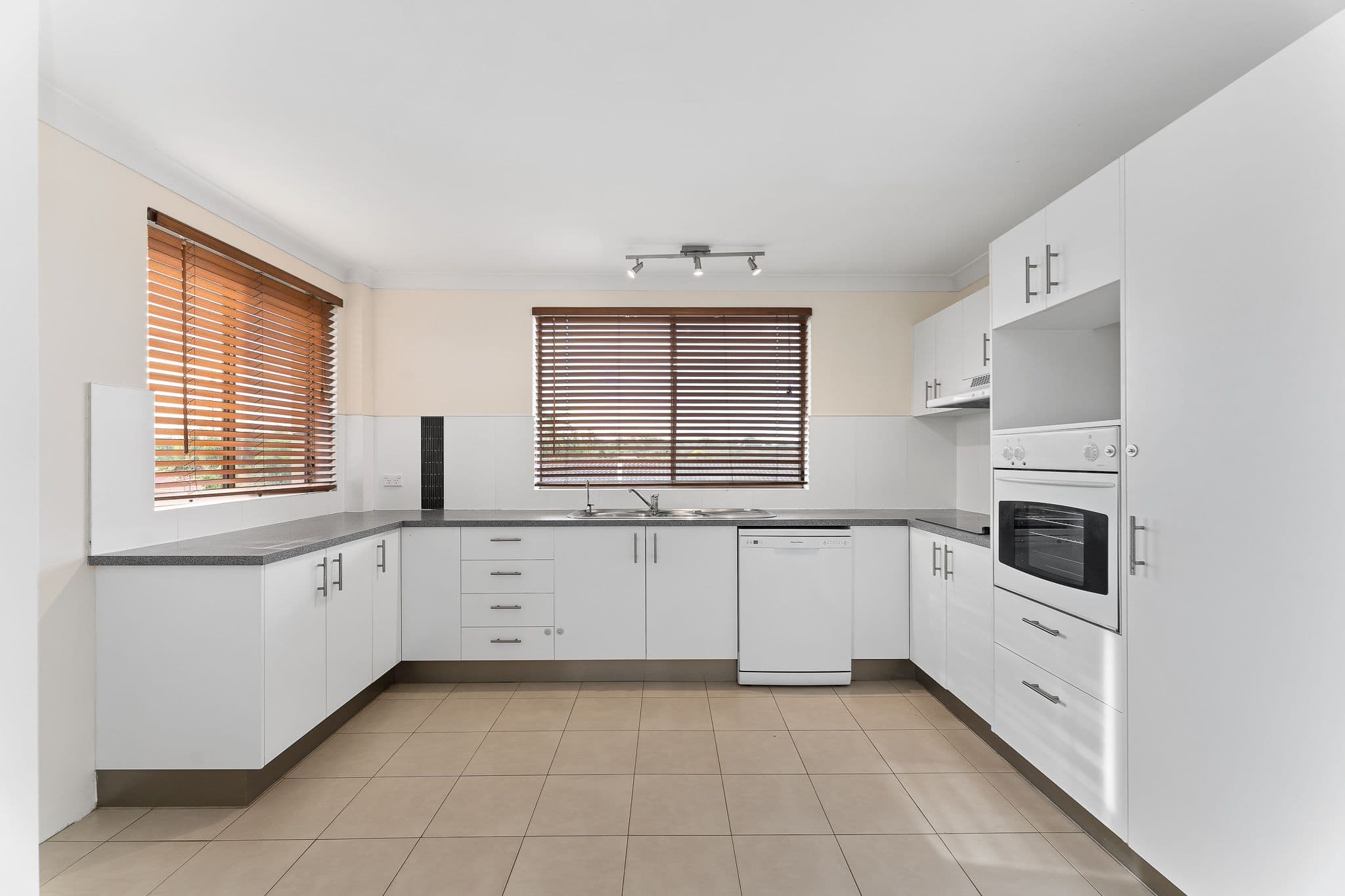 41 Alva Terrace, Gordon Park QLD 4031, Gordon Park - Thumbnail 2