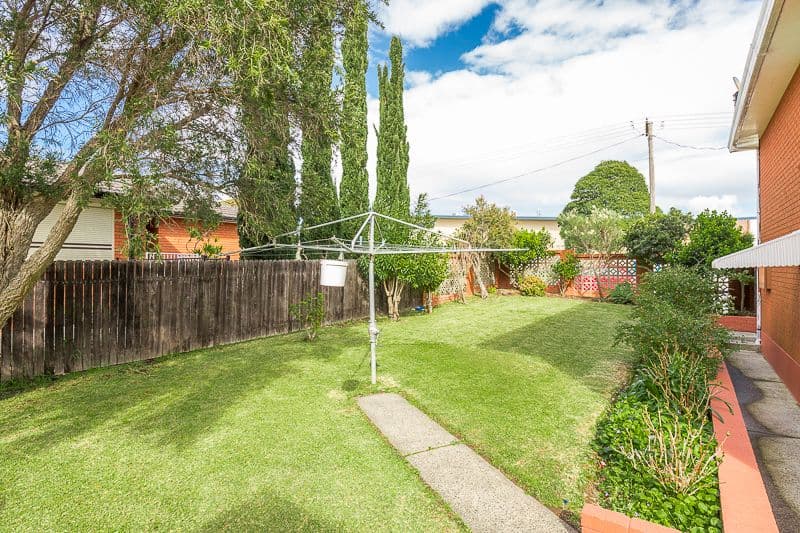4 Phillip Crescent, Barrack Heights - Thumbnail 5