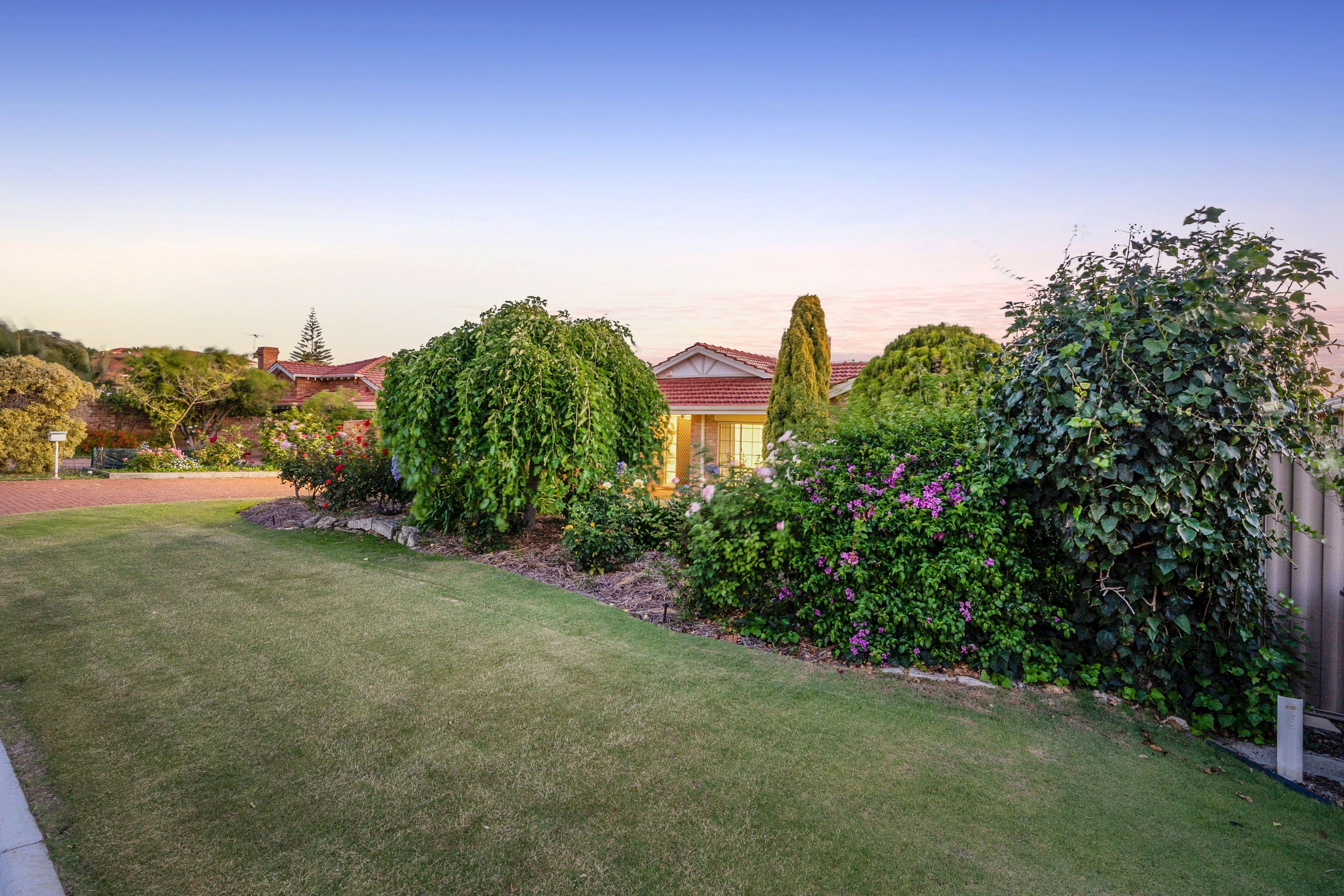 4 Spinnaker Drive, Ocean Reef WA 6027, Ocean Reef - Thumbnail 2