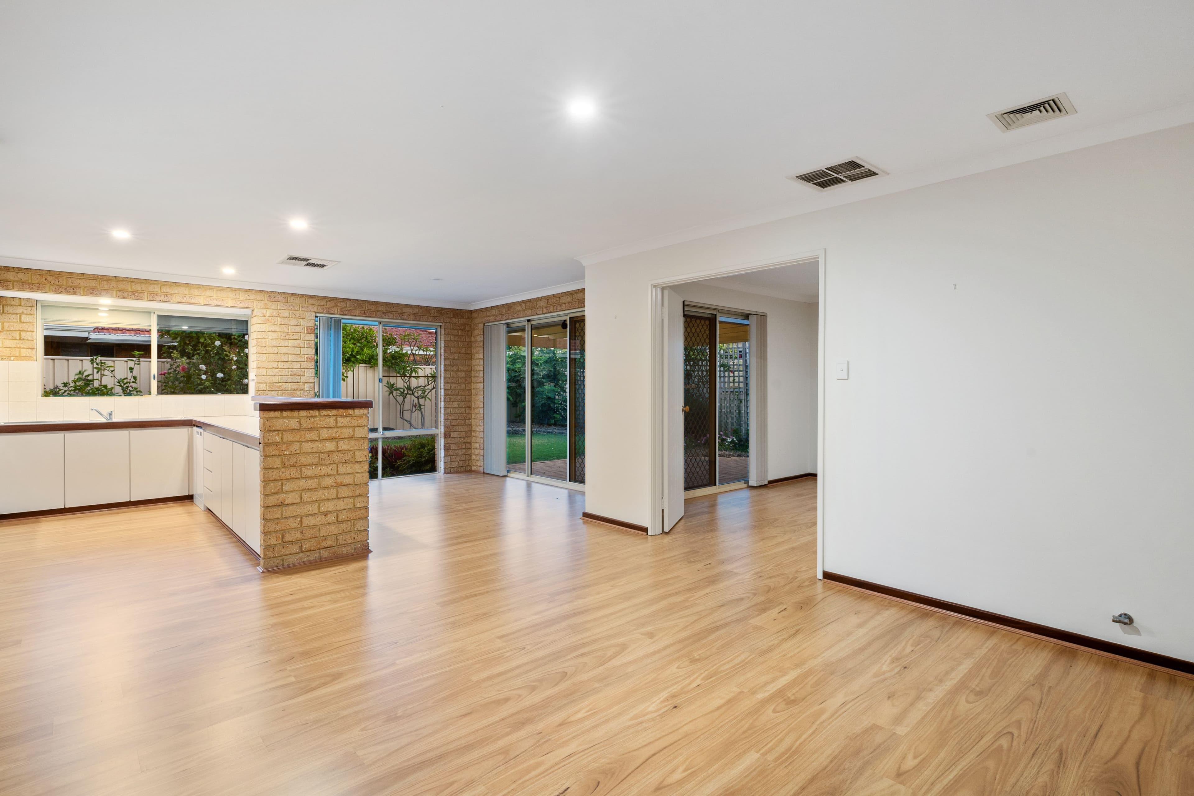 4 Spinnaker Drive, Ocean Reef WA 6027, Ocean Reef - Thumbnail 7