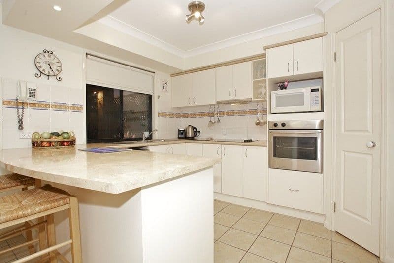 19 Walsh Street, REDCLIFFE QLD 4020, Redcliffe - Thumbnail 4