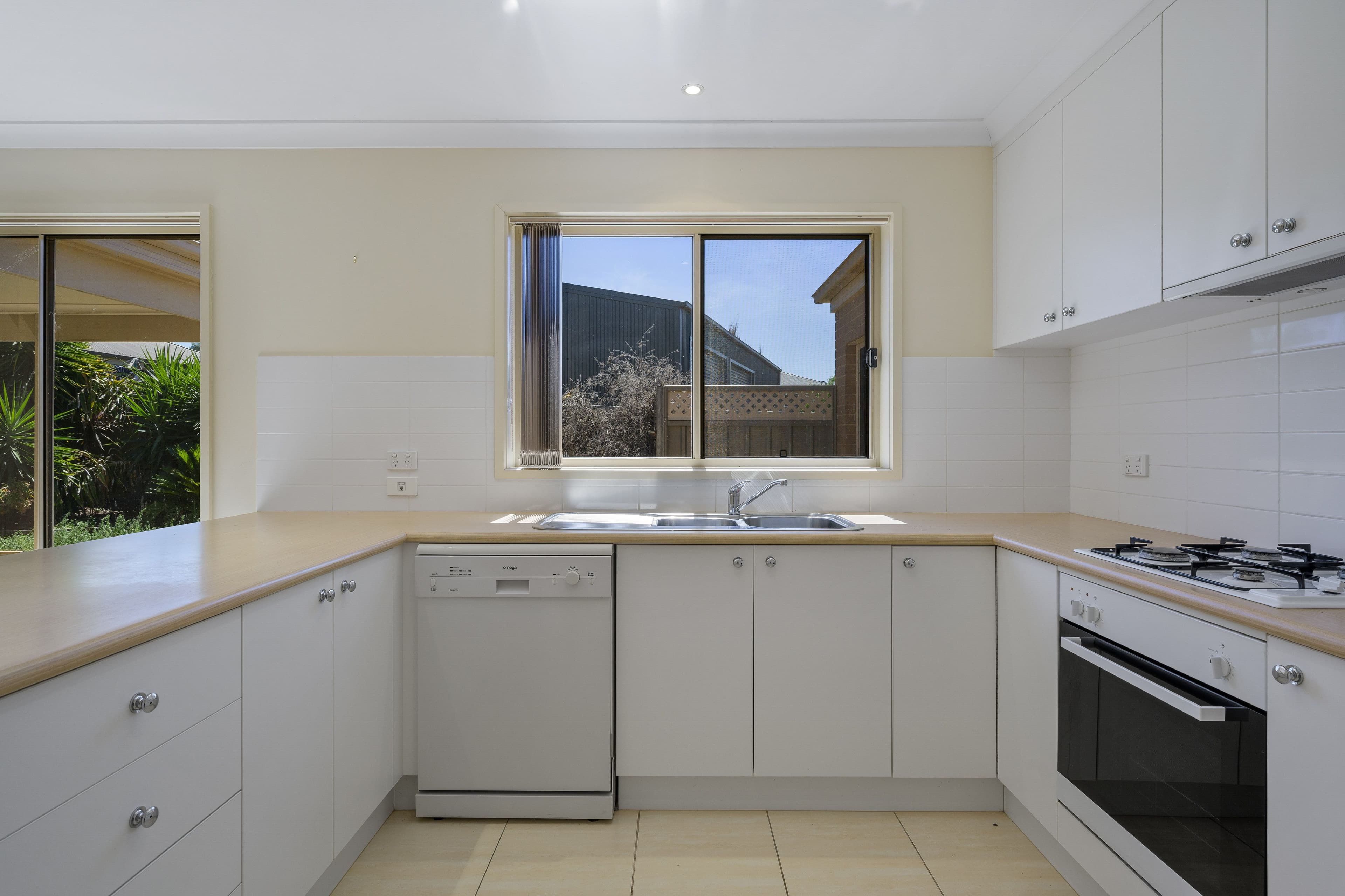 4 Stanford Court, Thurgoona NSW 2640, Thurgoona - Thumbnail 5