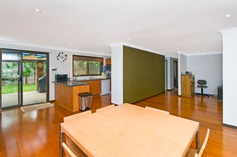 7 Tirau Place, BROADBEACH WATERS QLD 4218, Broadbeach Waters - Thumbnail 2