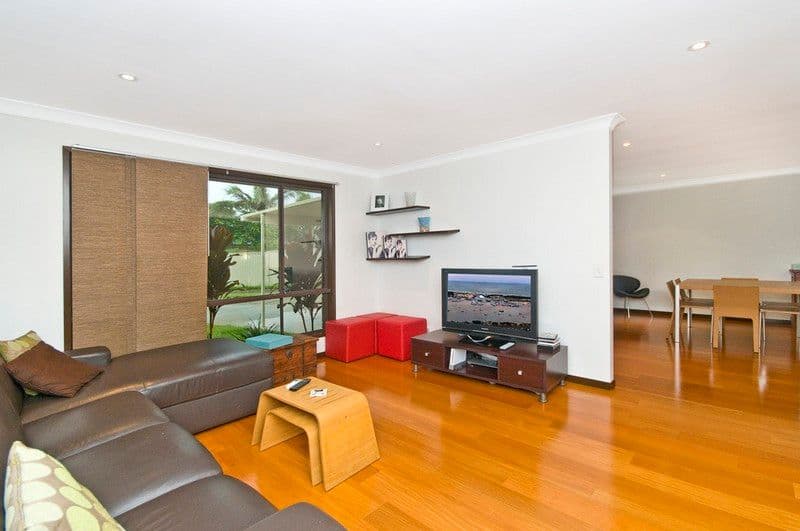 7 Tirau Place, BROADBEACH WATERS QLD 4218, Broadbeach Waters - Thumbnail 3