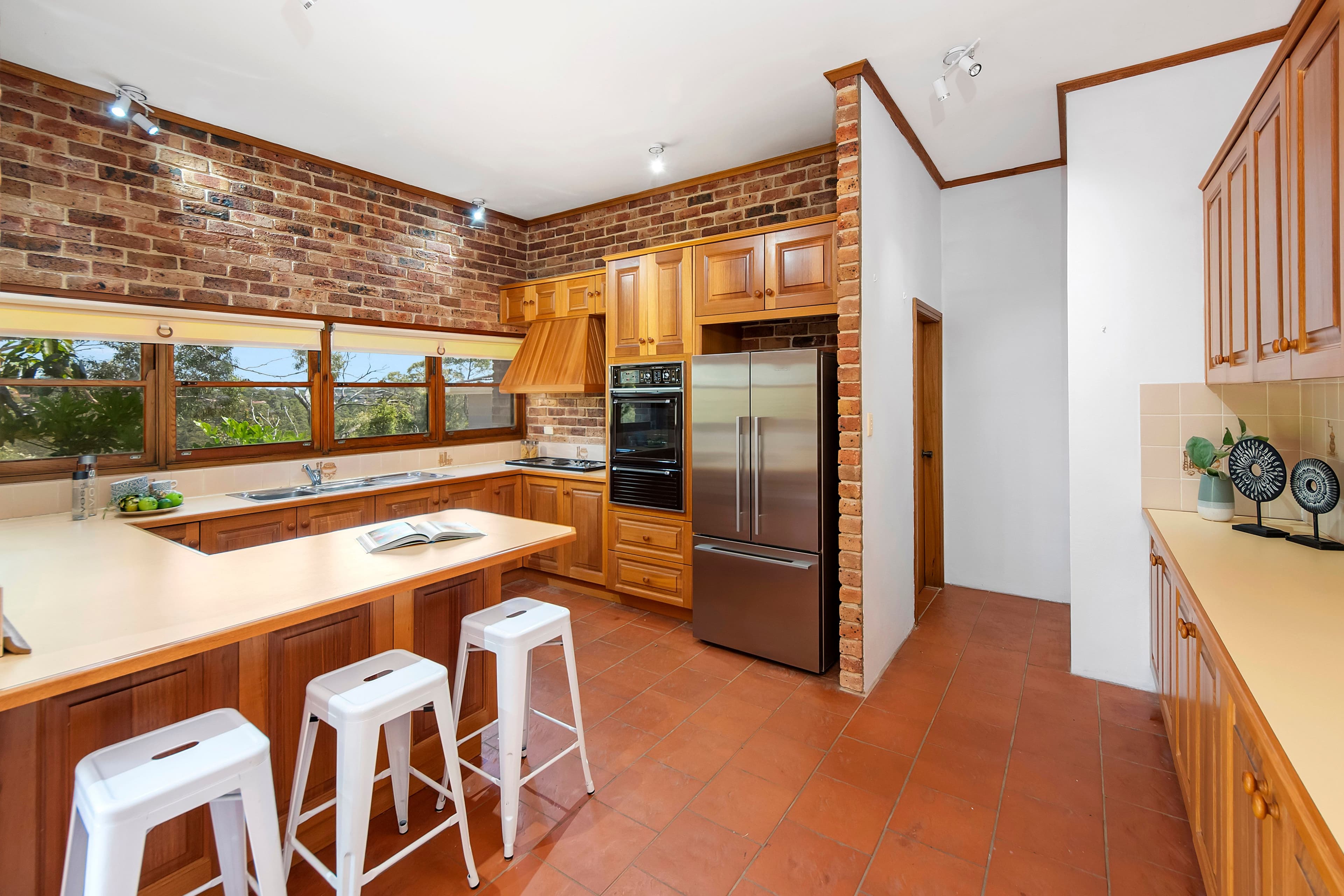 43 Blaxland Drive, Illawong NSW 2234, Illawong - Thumbnail 4