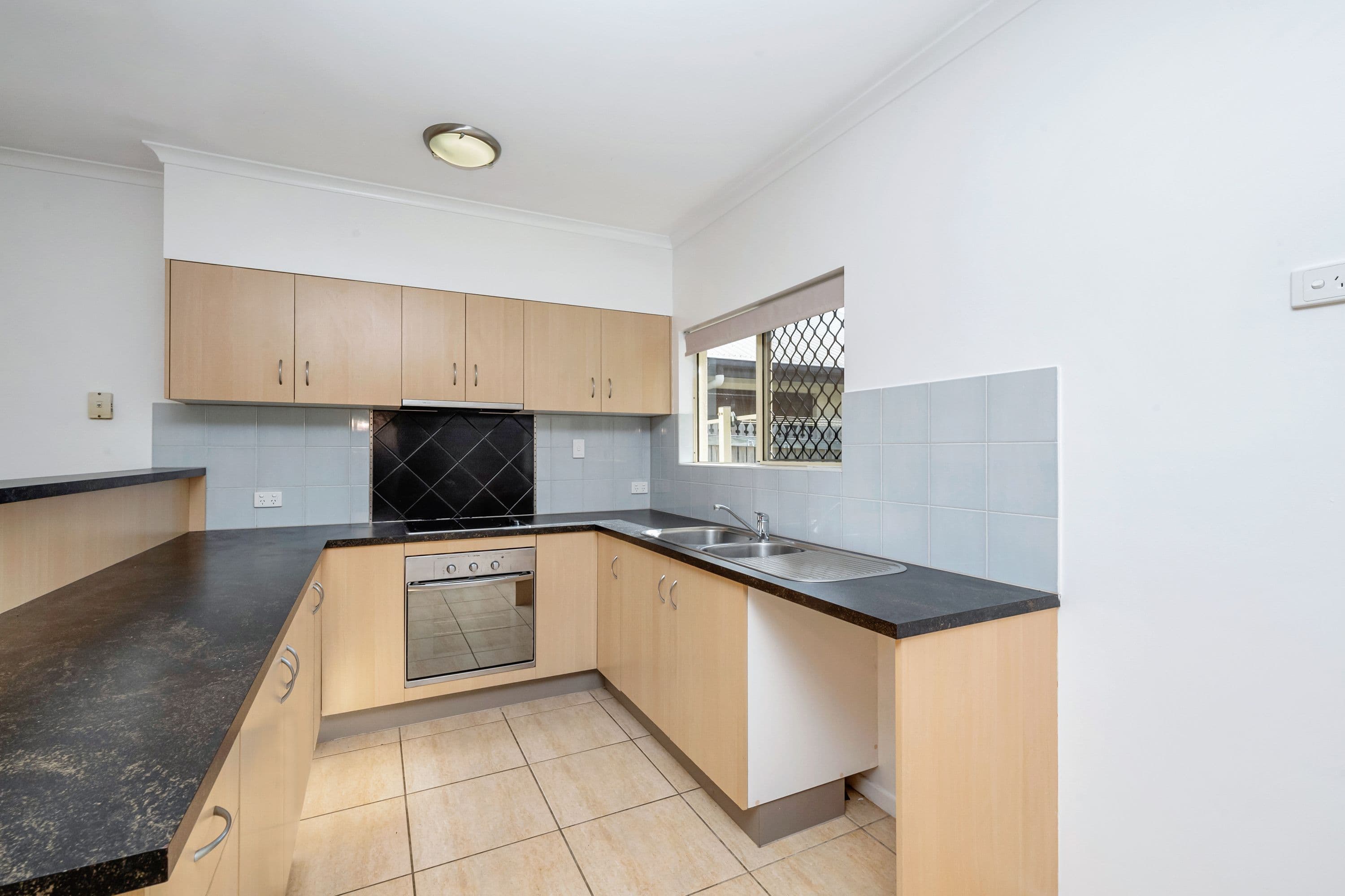 24 Warbler Crescent, Douglas QLD 4814, Douglas - Thumbnail 2