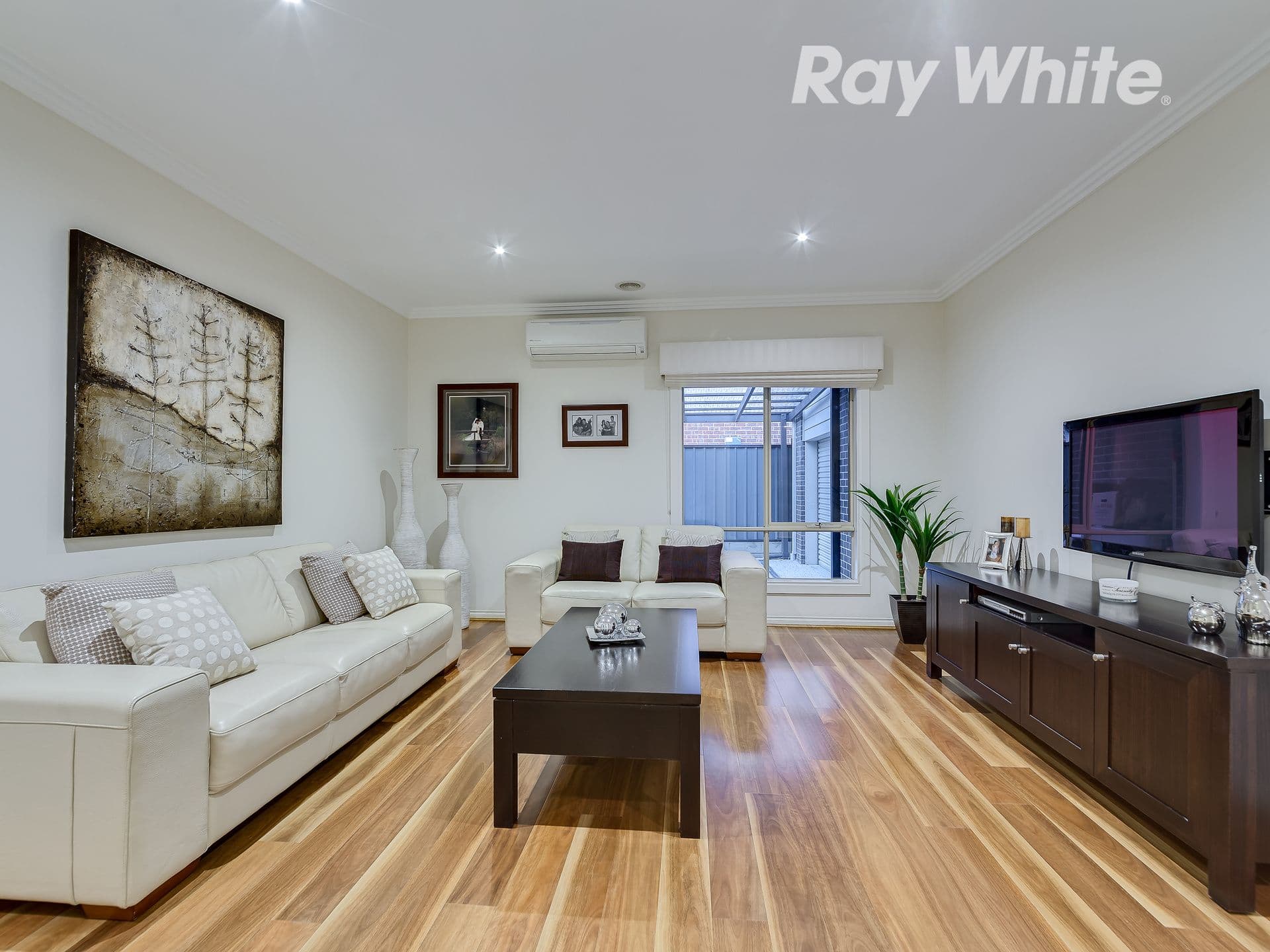 8 Bridgehaven Drive, Craigieburn VIC 3064, Craigieburn - Thumbnail 3