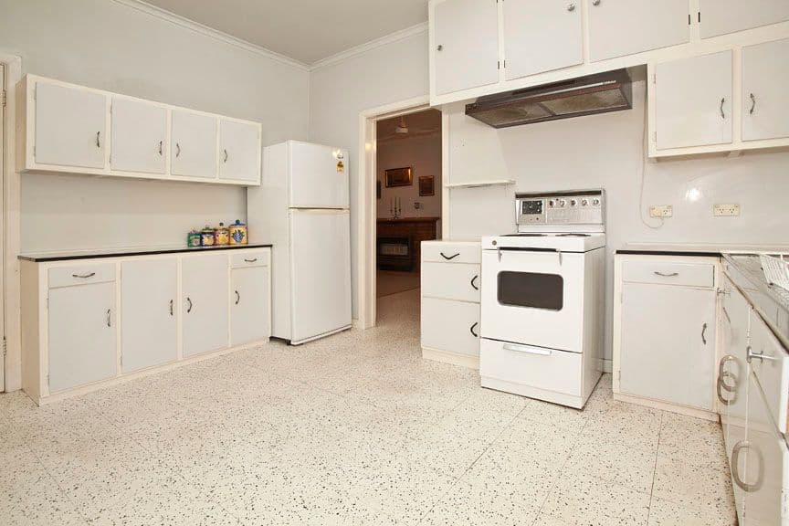 213 Canterbury Road, HEATHMONT VIC 3135, Heathmont - Thumbnail 3