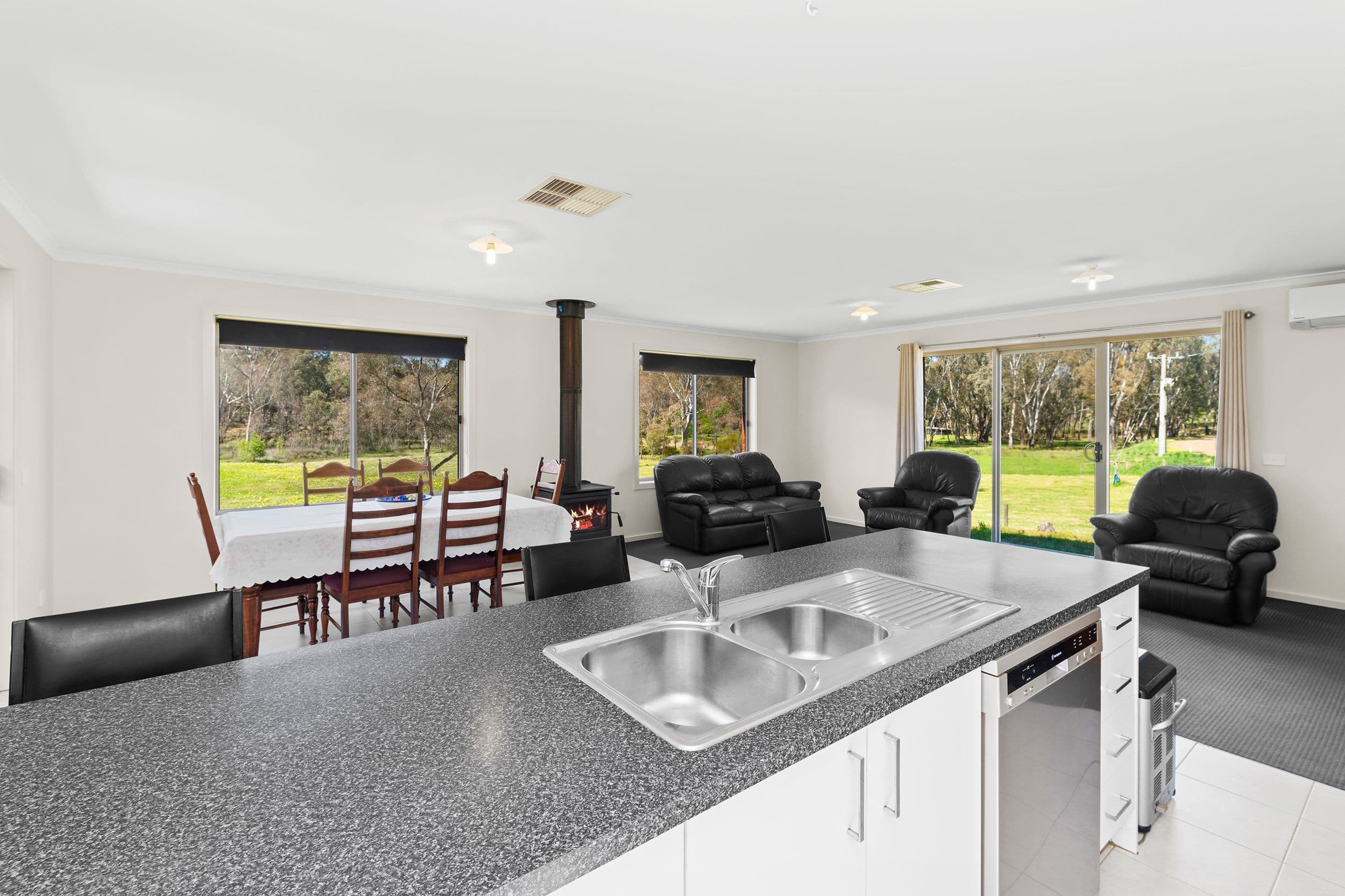 20 Warren Road, Heathcote VIC 3523, Heathcote - Thumbnail 3