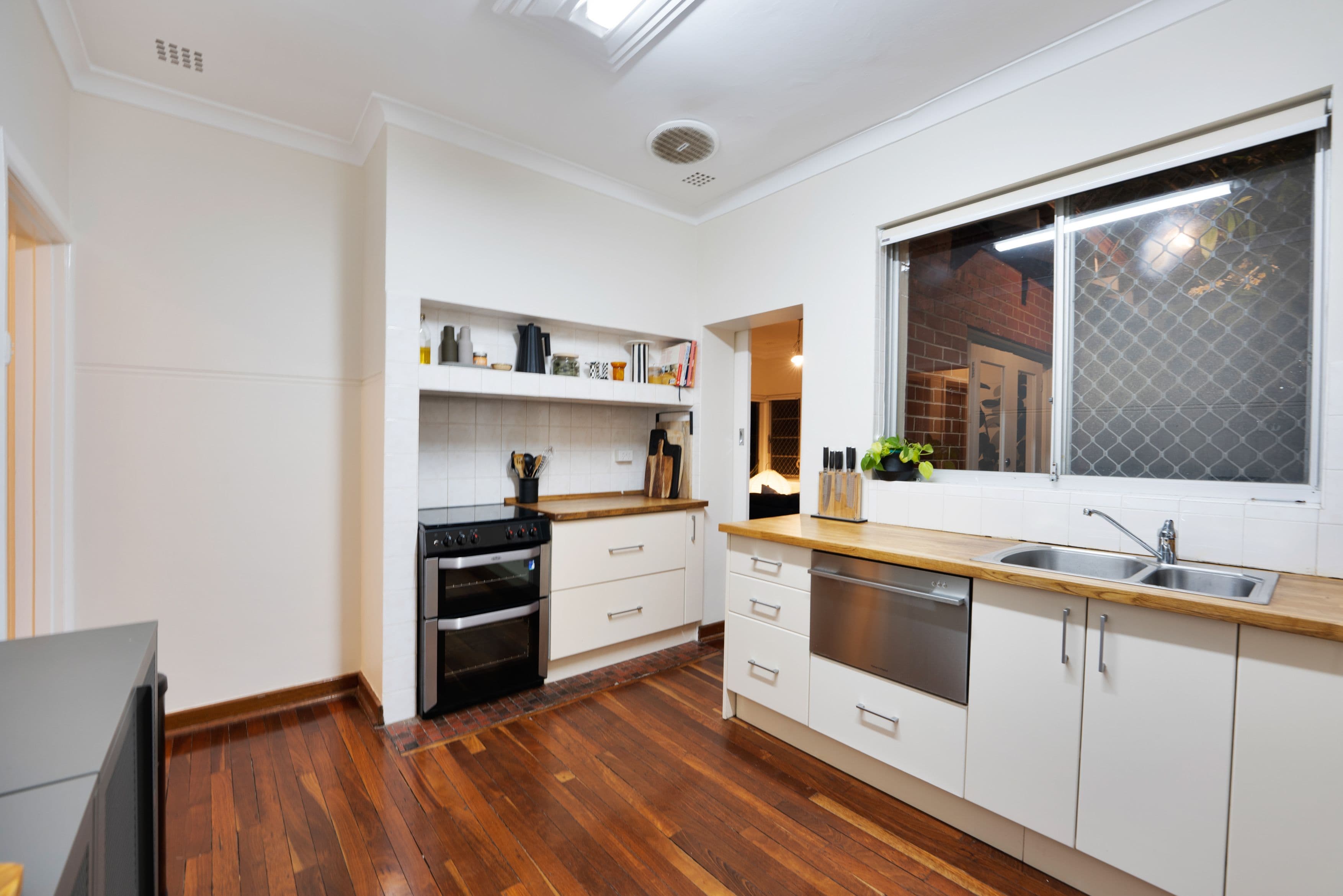 209 Grand Promenade, Bedford WA 6052, Bedford - Thumbnail 6