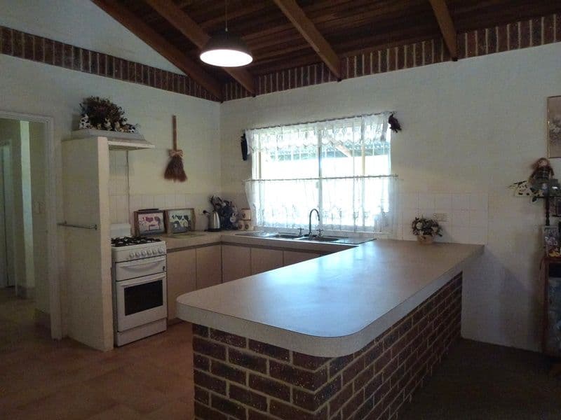 4 Deanhead Street, BULLSBROOK WA 6084, Bullsbrook - Thumbnail 2