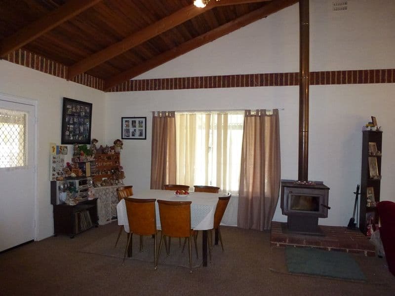 4 Deanhead Street, BULLSBROOK WA 6084, Bullsbrook - Thumbnail 3