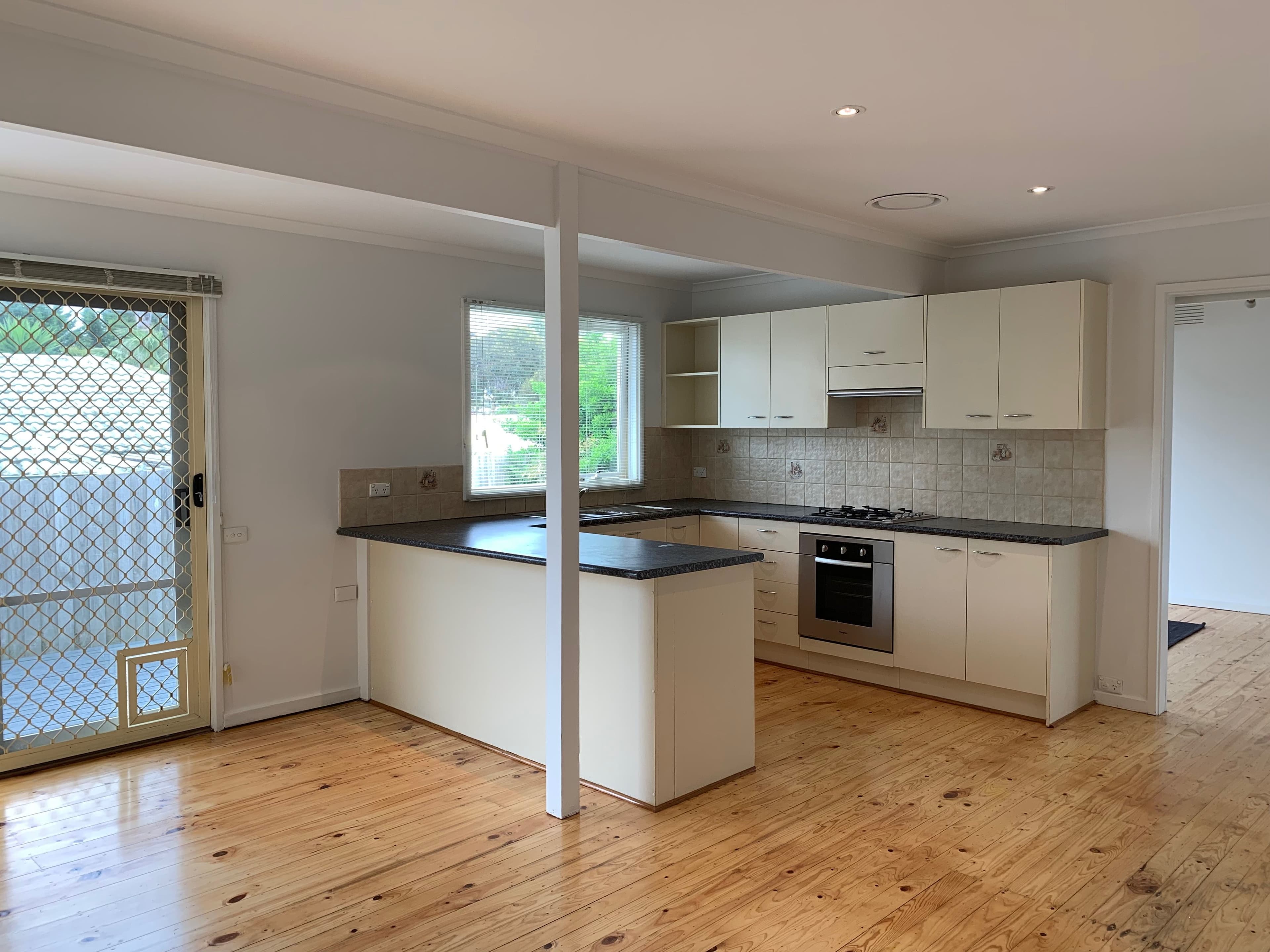 82 Dunsterville Crescent, Frankston VIC 3199, Frankston - Thumbnail 2
