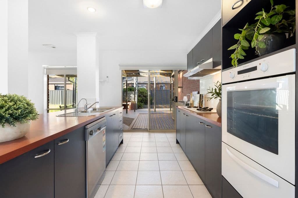 10 Eppalock Drive, MANOR LAKES VIC 3024, Manor Lakes - Thumbnail 5