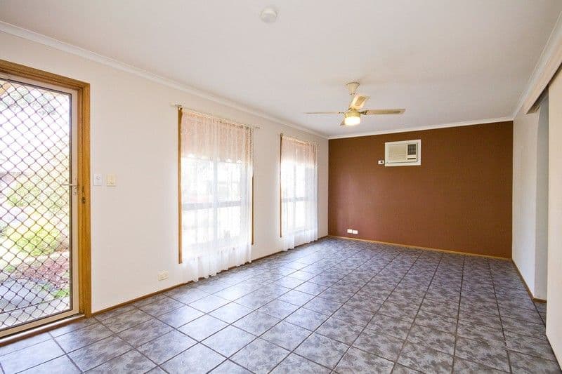 4 Crown Crescent, PARALOWIE SA 5108, Paralowie - Thumbnail 8