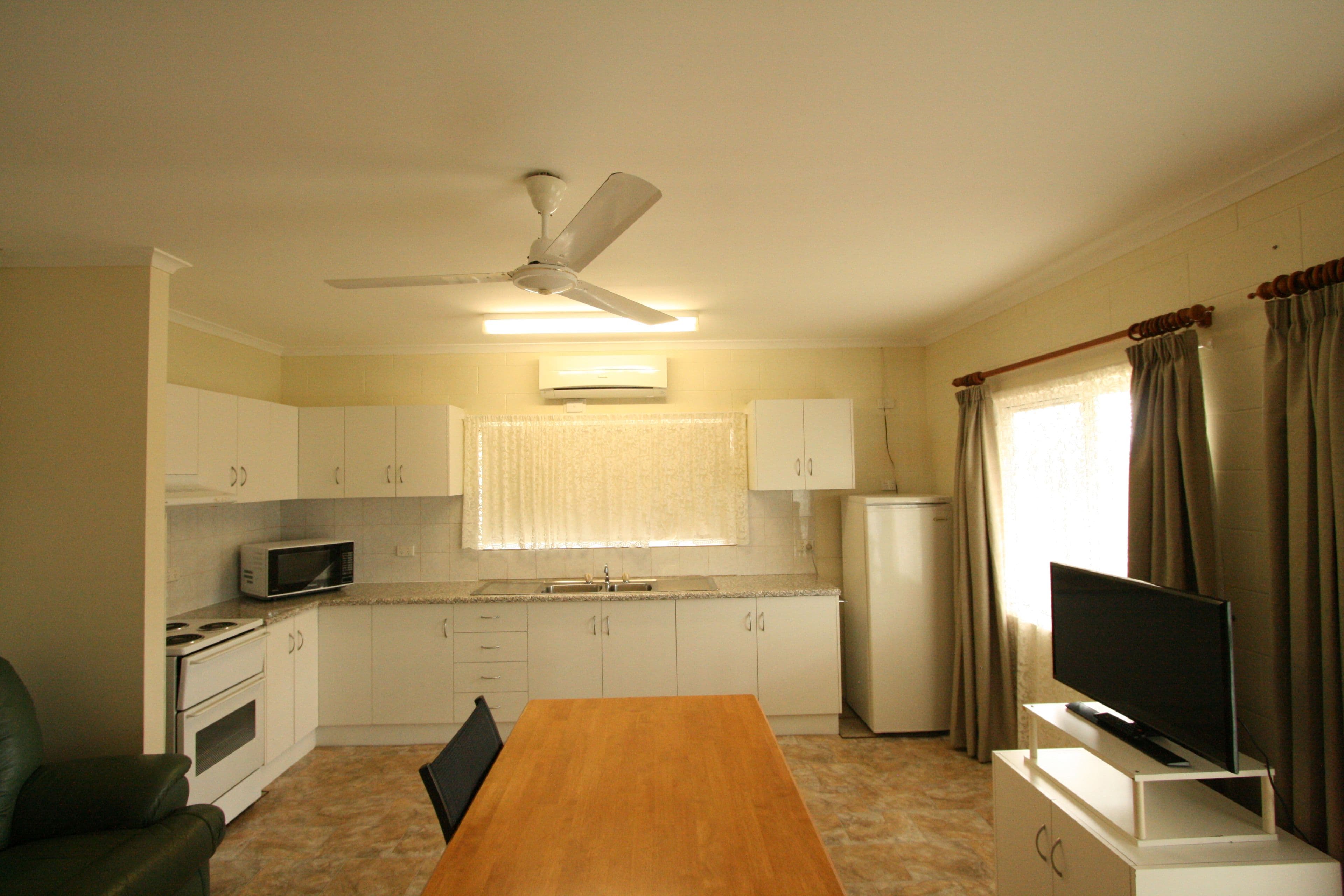 2 Schmidt Street, Etty Bay QLD 4858, Etty Bay - Thumbnail 4