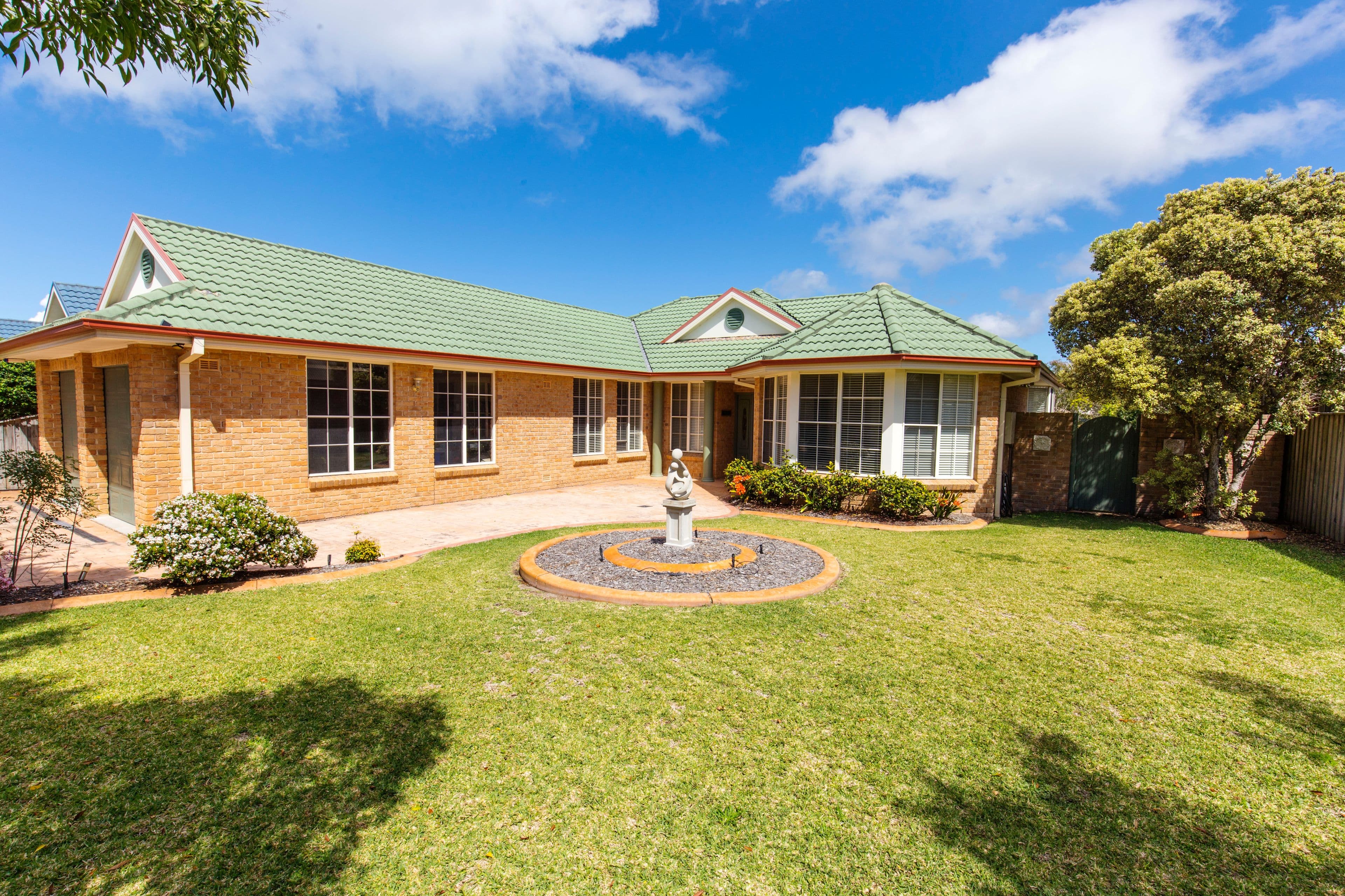 45 Windward Circuit, Tea Gardens - Image 1