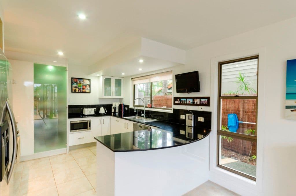 373 Benowa Road, BENOWA WATERS QLD 4217, Benowa - Thumbnail 7
