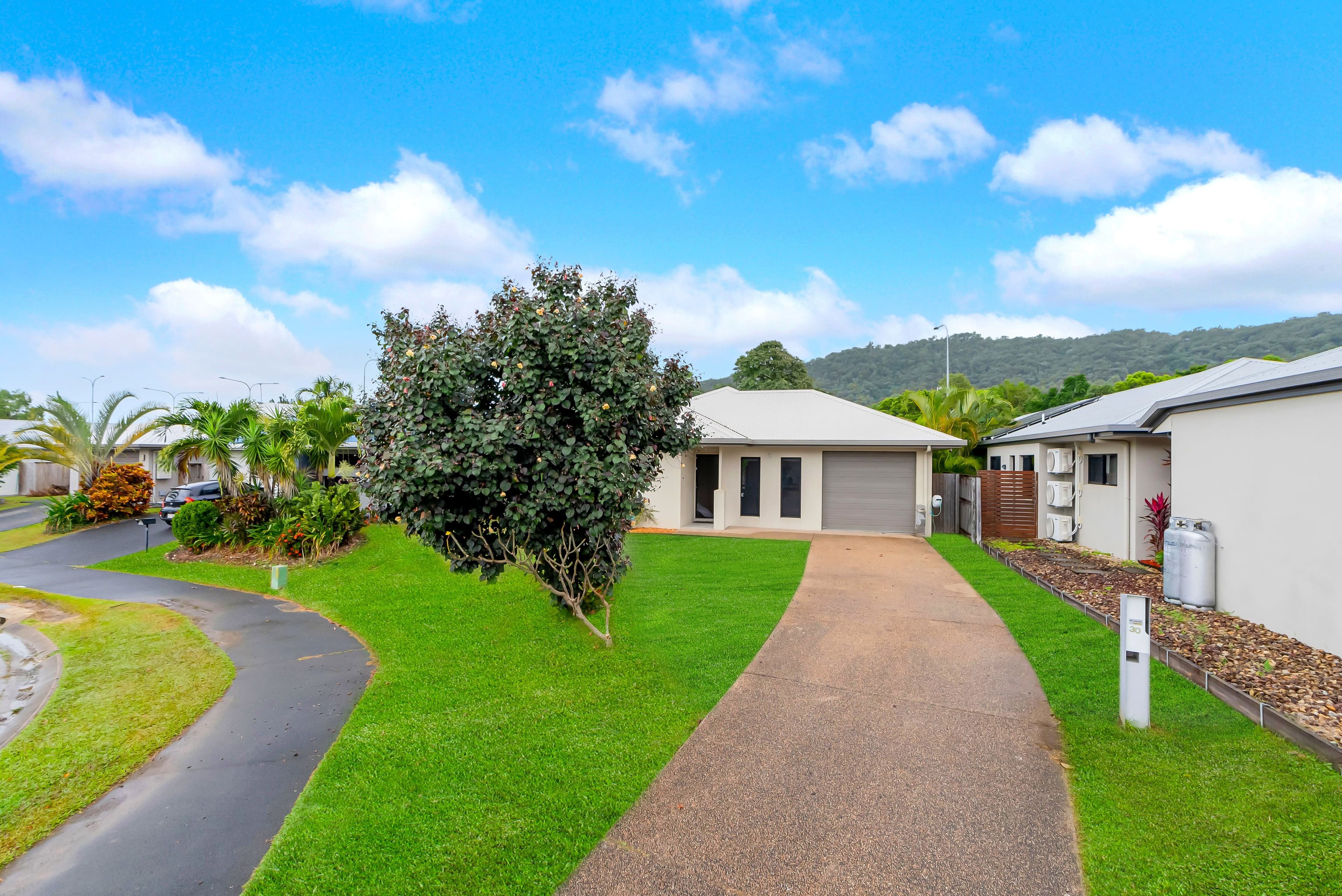 30 Quarterdeck Street, Trinity Beach QLD 4879, Trinity Beach - Thumbnail 3