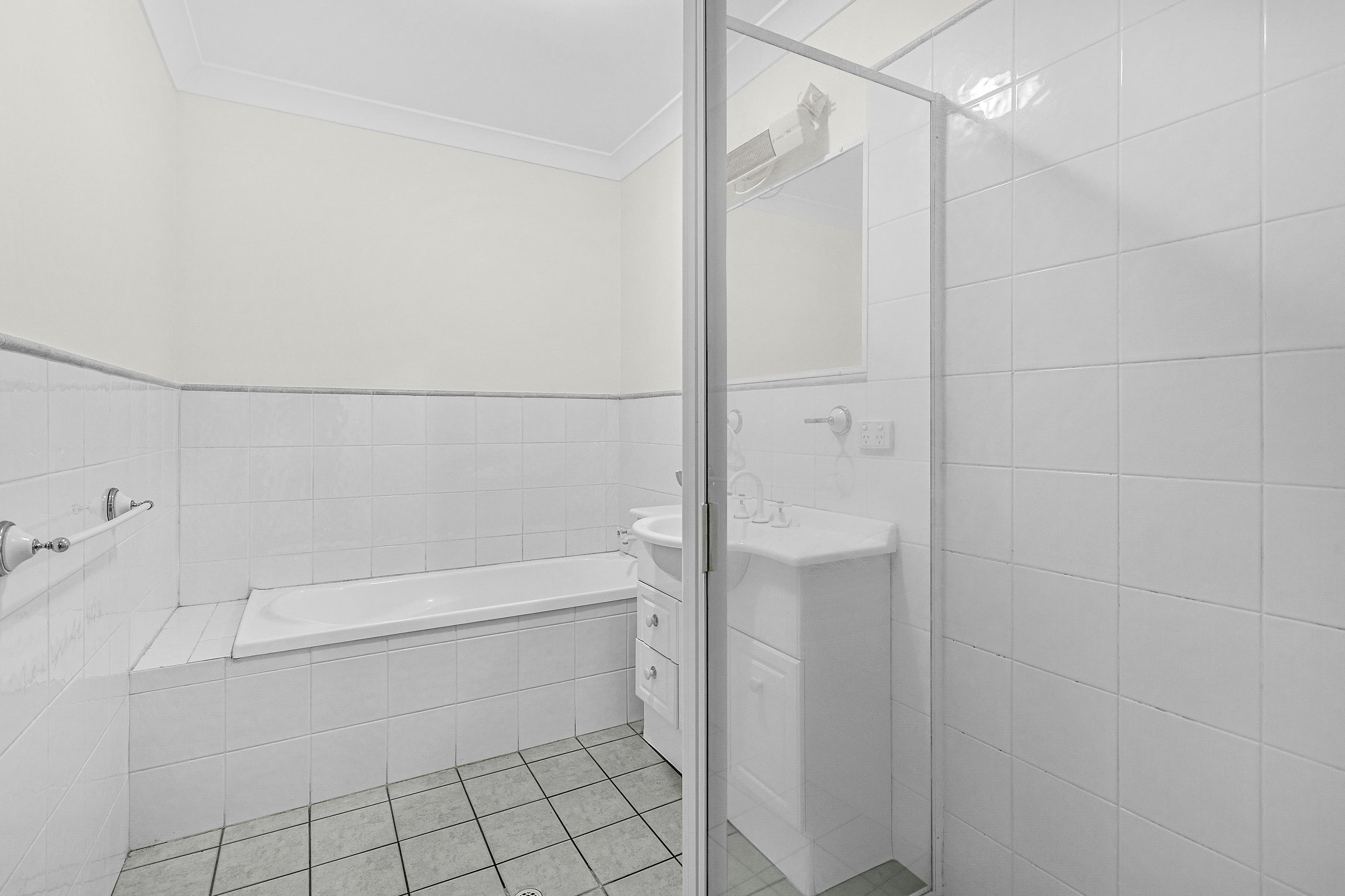 19 Atchison Street, Wollongong NSW 2500, Wollongong - Thumbnail 4