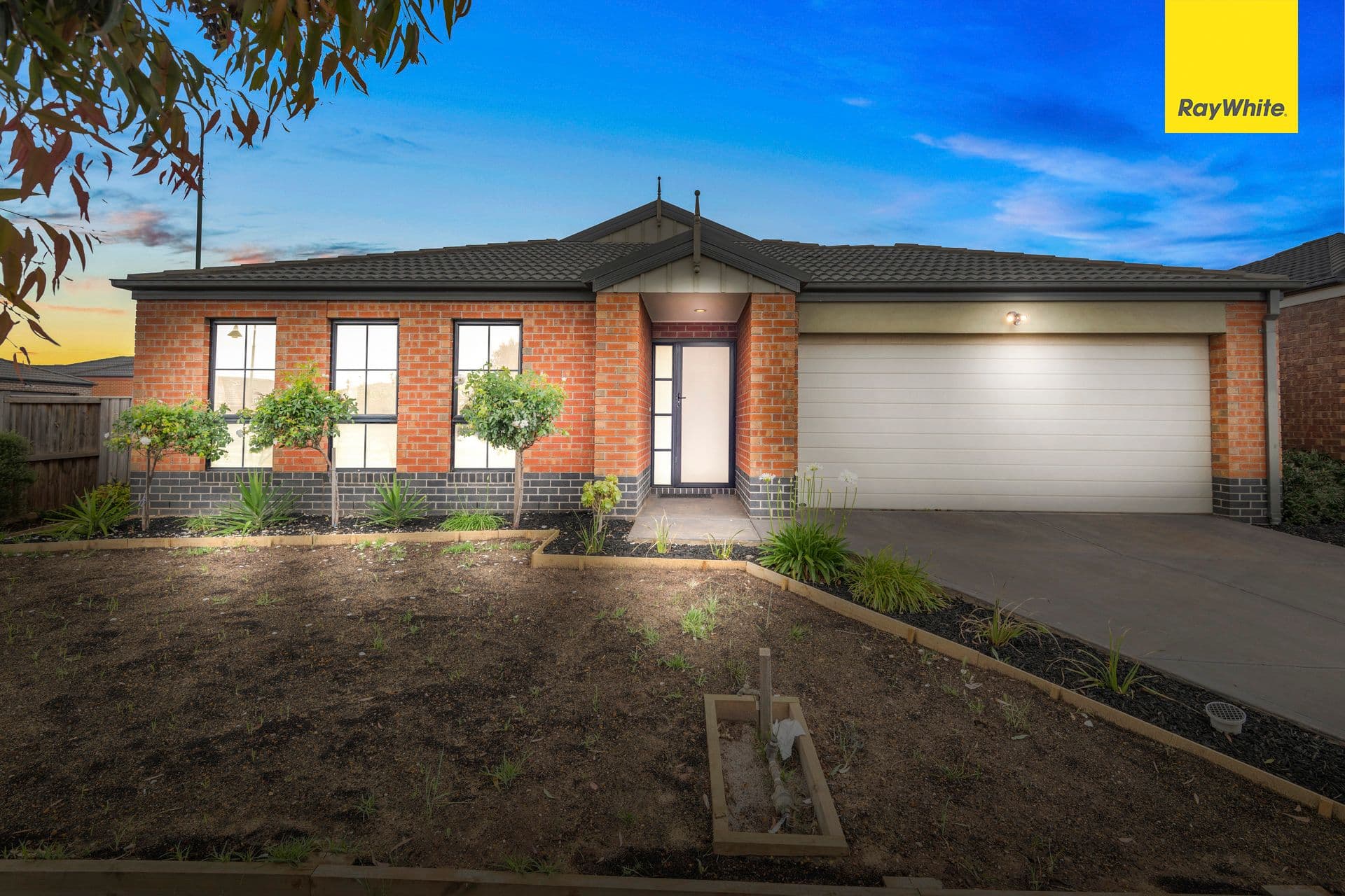 34 Oakpark Drive, HARKNESS VIC 3337, Harkness - Thumbnail 2