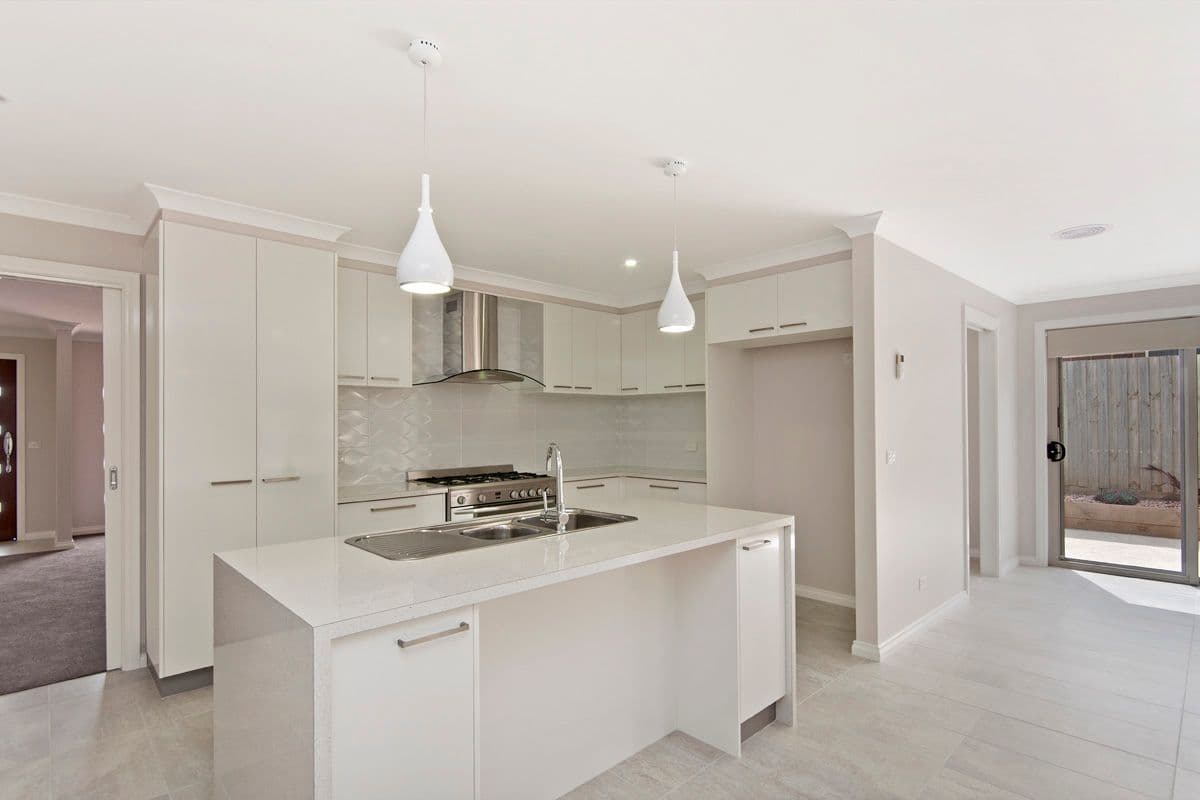 17 Adriana Crescent, Warrnambool VIC 3280, Warrnambool - Thumbnail 3
