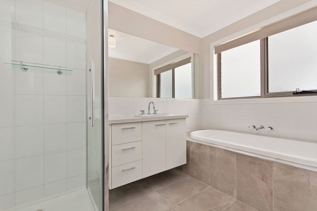 17 Adriana Crescent, Warrnambool VIC 3280, Warrnambool - Thumbnail 8