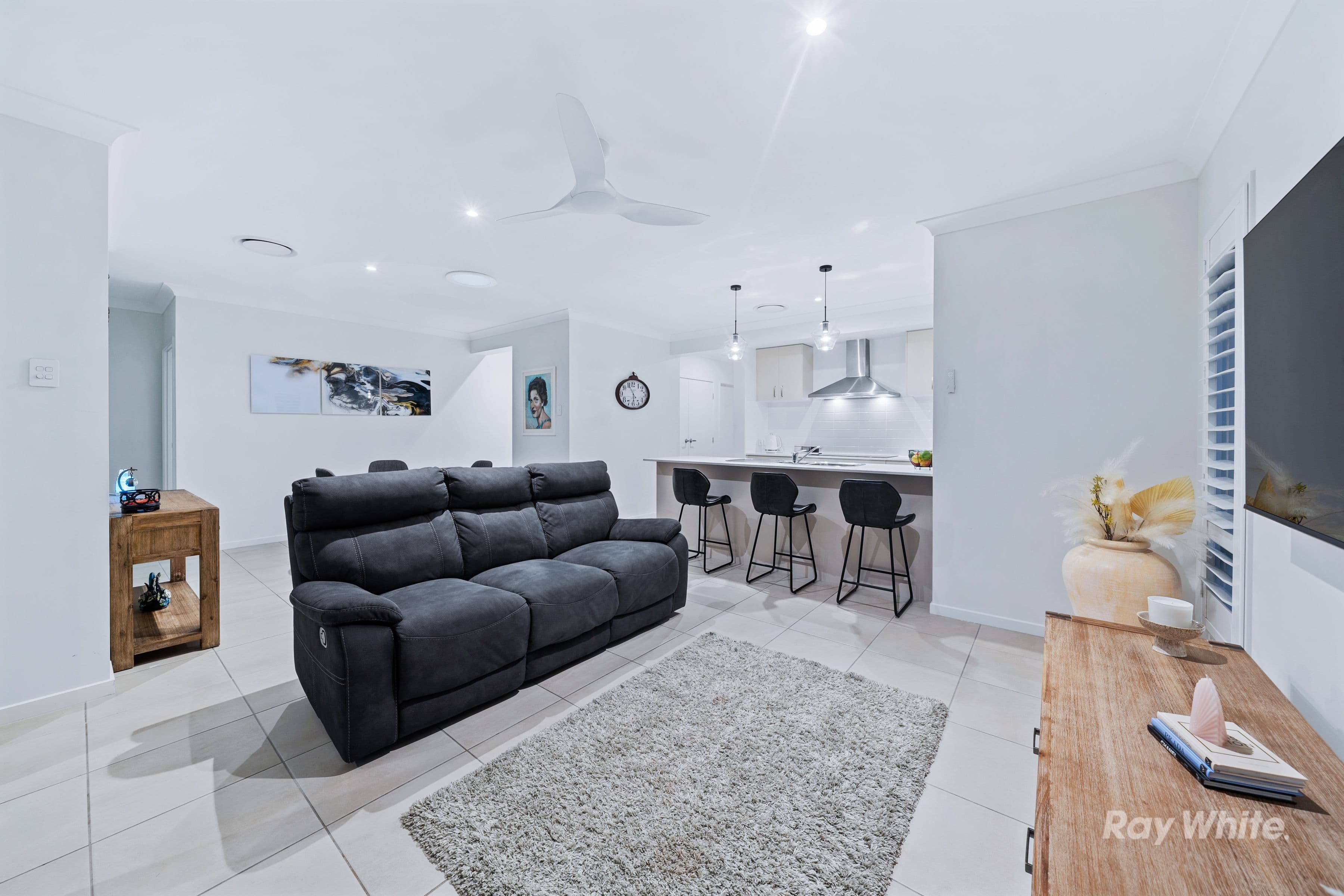 17 Amber Circuit, Greenbank QLD 4124, Greenbank - Thumbnail 4