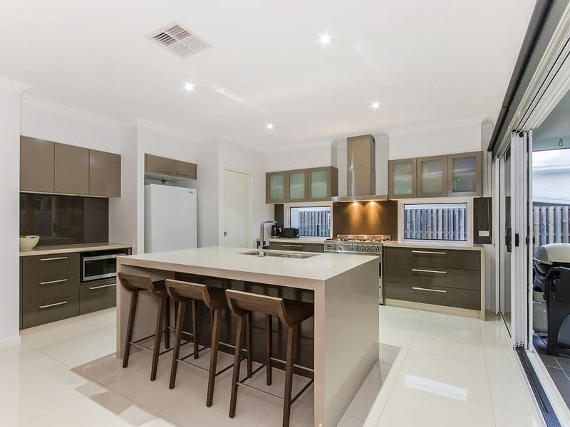 10 Trail Side Court, Upper Coomera QLD 4209, Upper Coomera - Thumbnail 4
