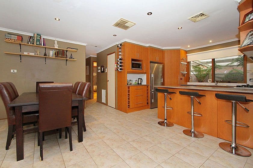 7 Shearer Court, MILL PARK VIC 3082, Mill Park - Thumbnail 3