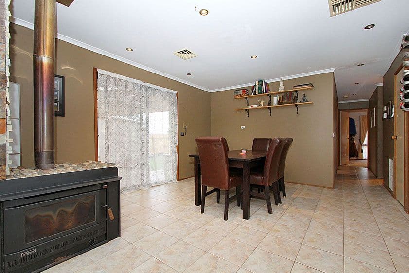 7 Shearer Court, MILL PARK VIC 3082, Mill Park - Thumbnail 4