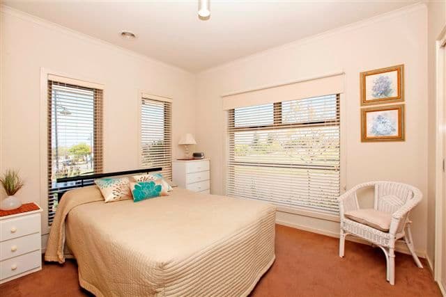 30 Hoxton Crescent, CRAIGIEBURN VIC 3064, Craigieburn - Thumbnail 8