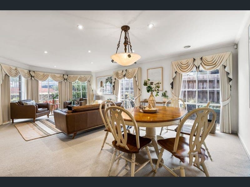 8 Darbyshire Road, Mount Waverley VIC 3149, Mount Waverley - Thumbnail 3