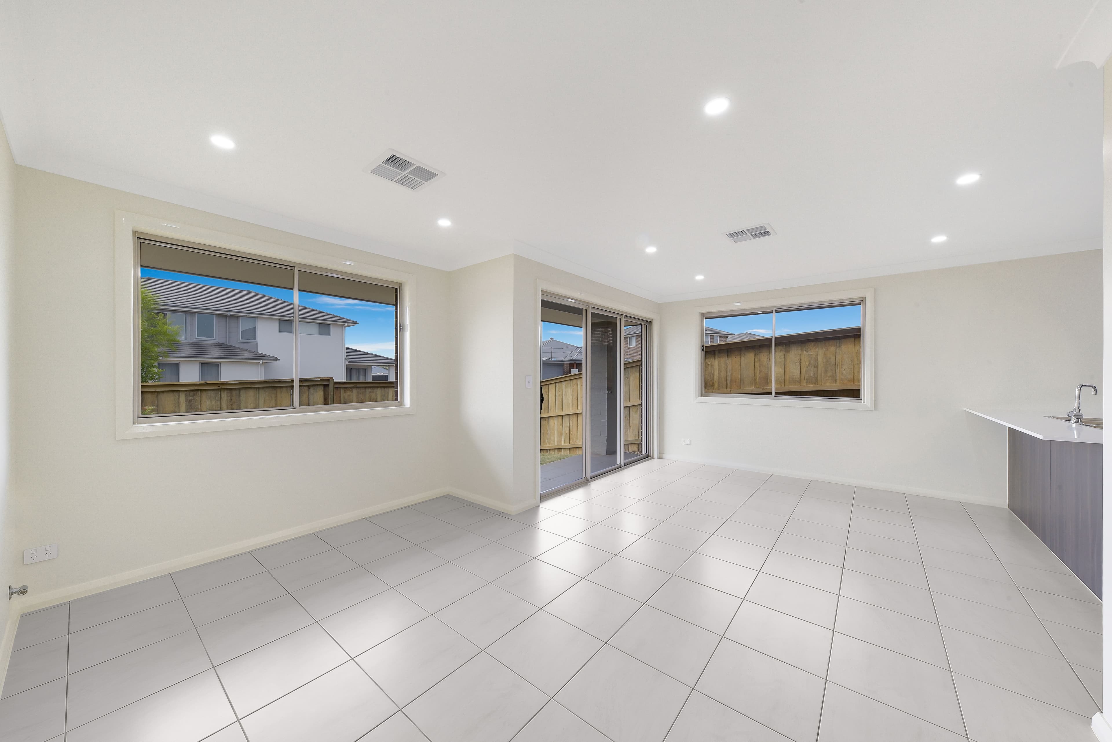 23 Banfield Drive, Oran Park - Thumbnail 3