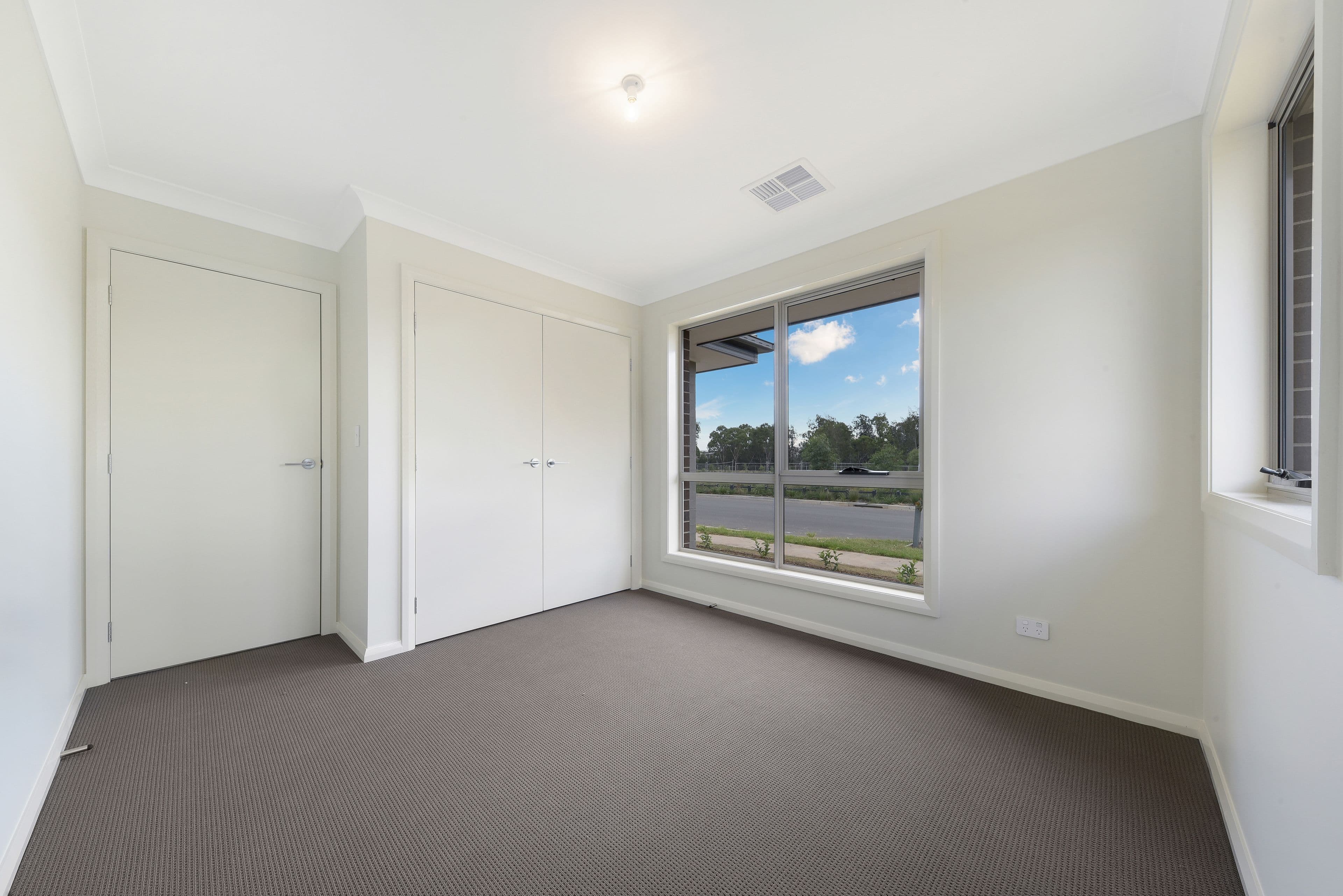23 Banfield Drive, Oran Park - Thumbnail 7