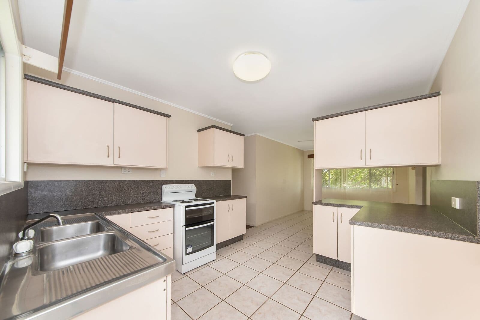 13 Churinga Street, Kirwan QLD 4817, Kirwan - Thumbnail 3