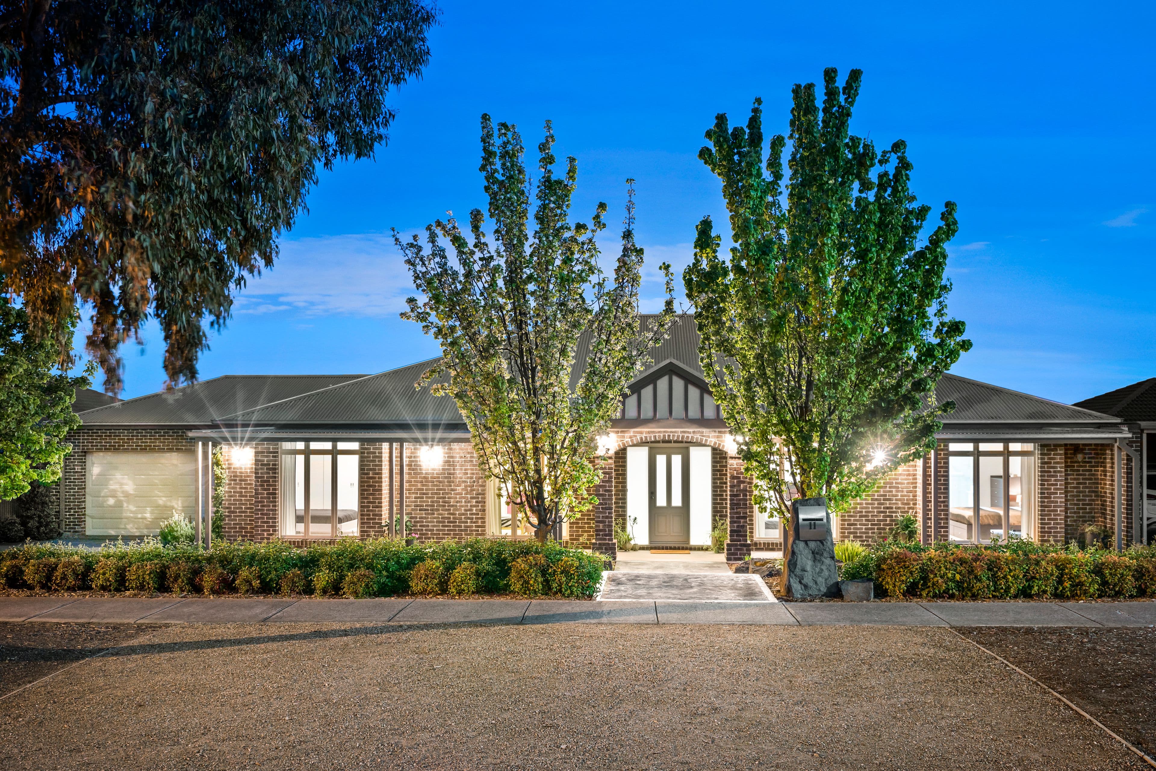 11 Roseberry Avenue, Sunbury VIC 3429, Sunbury - Image 1