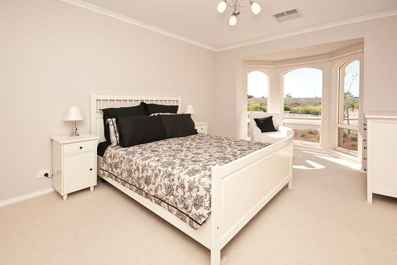 8 Warner Avenue, FINDON SA 5023, Findon - Thumbnail 2