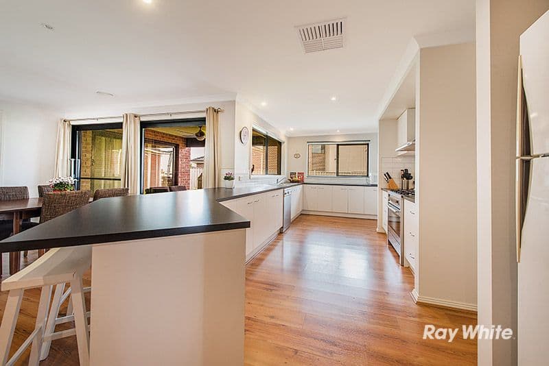 75 Linden Tree Way, Cranbourne North VIC 3977, Cranbourne North - Thumbnail 5