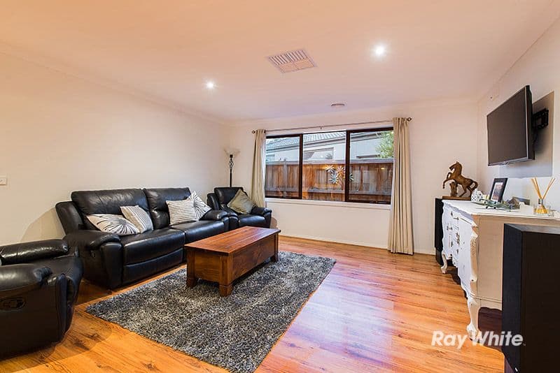 75 Linden Tree Way, Cranbourne North VIC 3977, Cranbourne North - Thumbnail 7