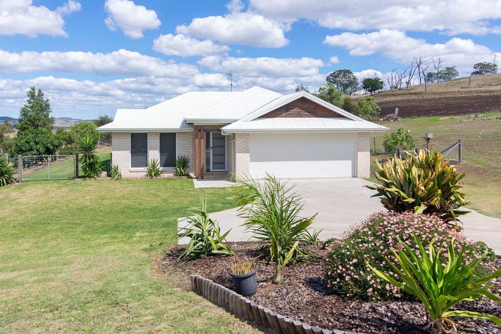 4 Makybe Drive, Hodgson Vale QLD 4352, Hodgson Vale - Thumbnail 2
