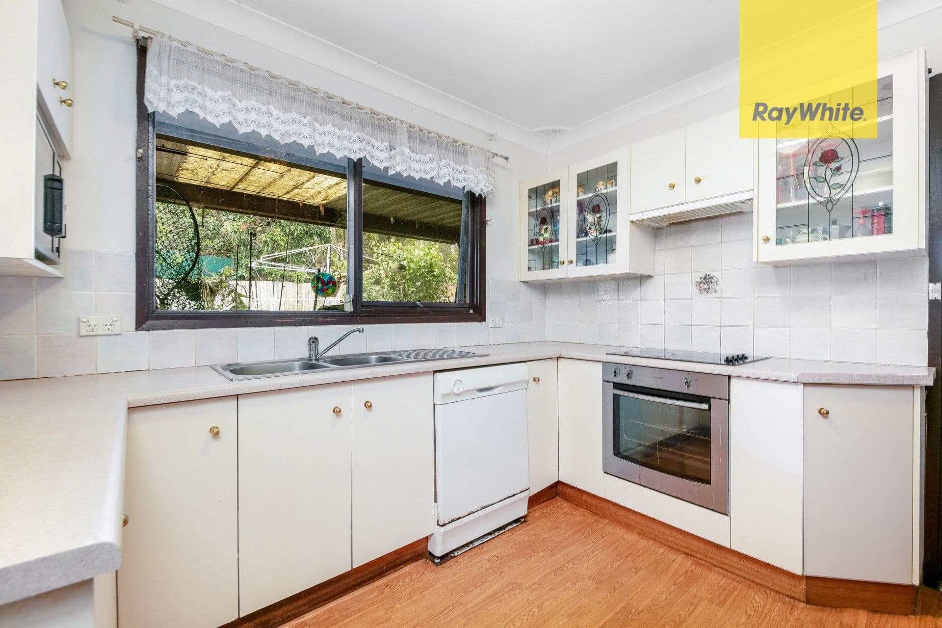 29 Oak Drive, Georges Hall NSW 2198, Georges Hall - Thumbnail 3