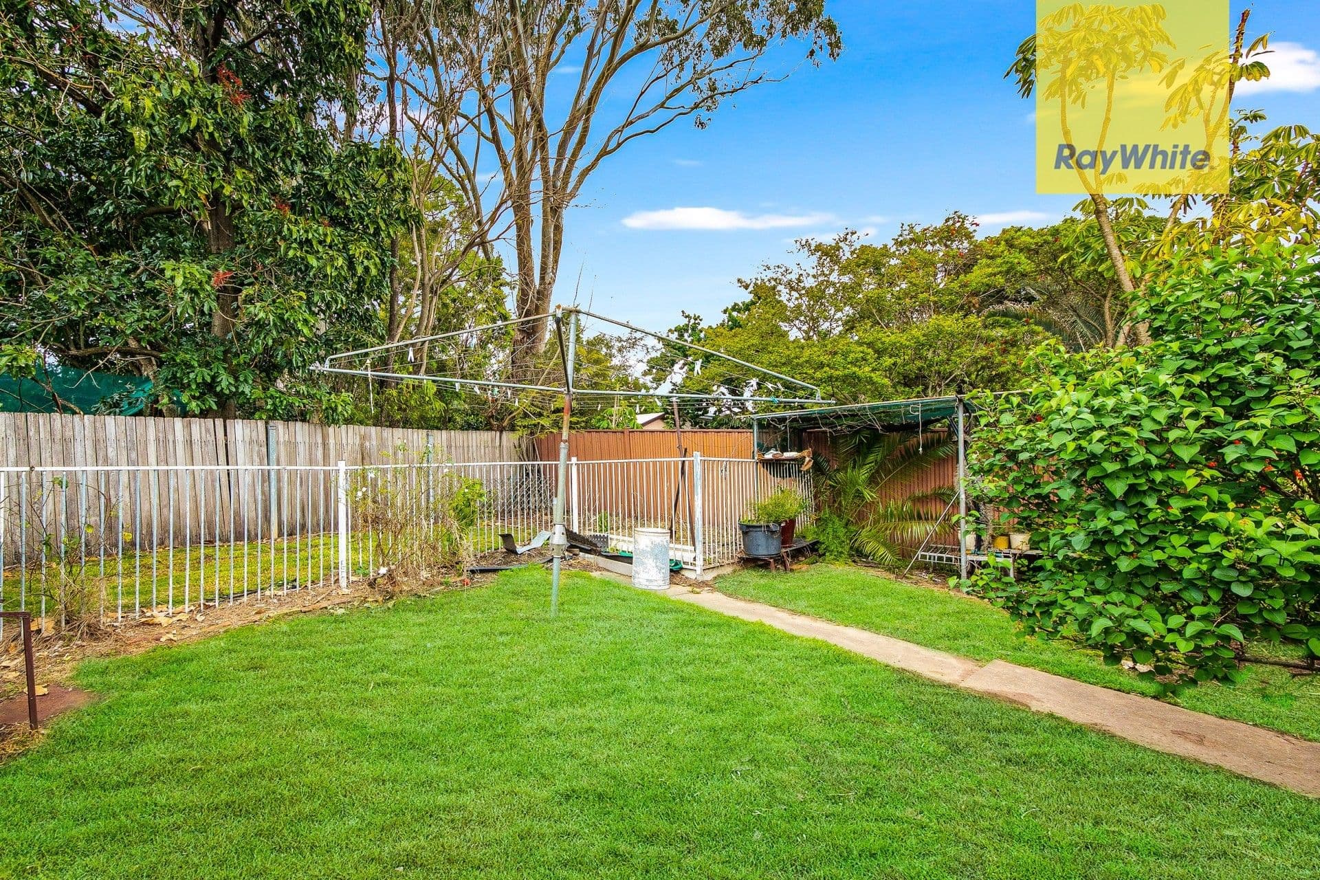 29 Oak Drive, Georges Hall NSW 2198, Georges Hall - Thumbnail 4