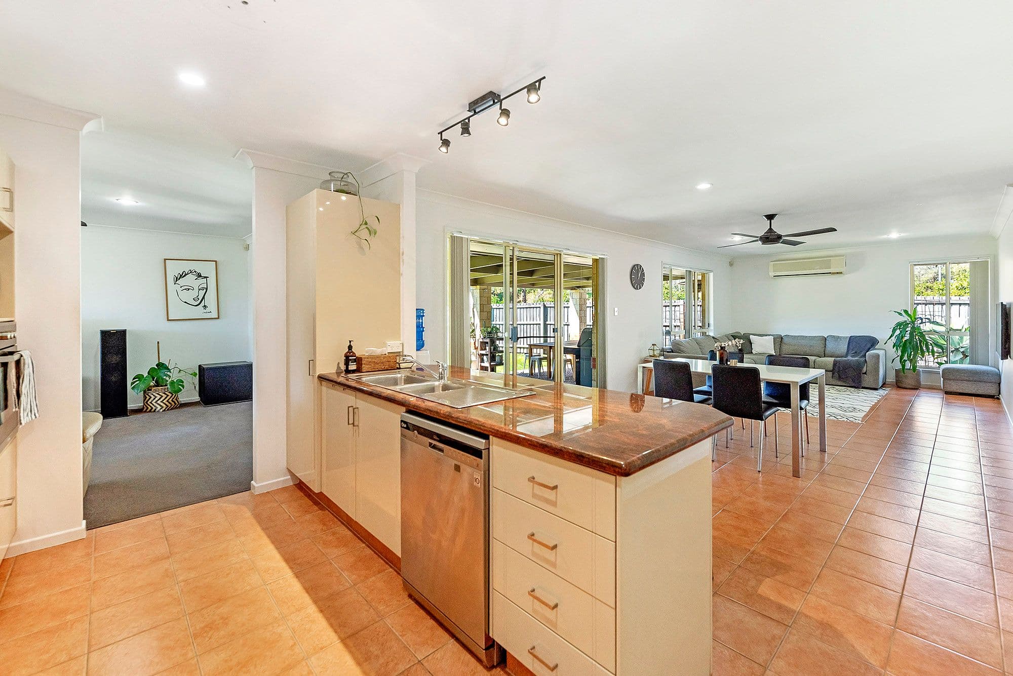 4 Elsa Court, Mudgeeraba QLD 4213, Mudgeeraba - Thumbnail 3