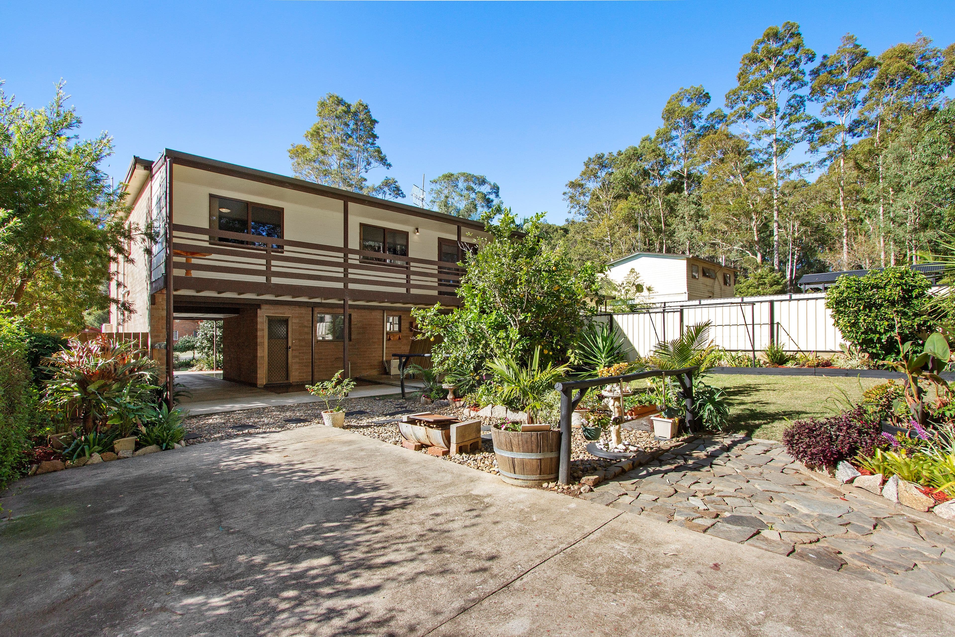36 Christopher Crescent, Batehaven - Thumbnail 2
