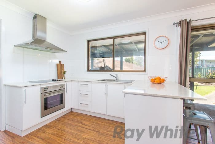 9 Robina Drive, Hillsborough - Thumbnail 3