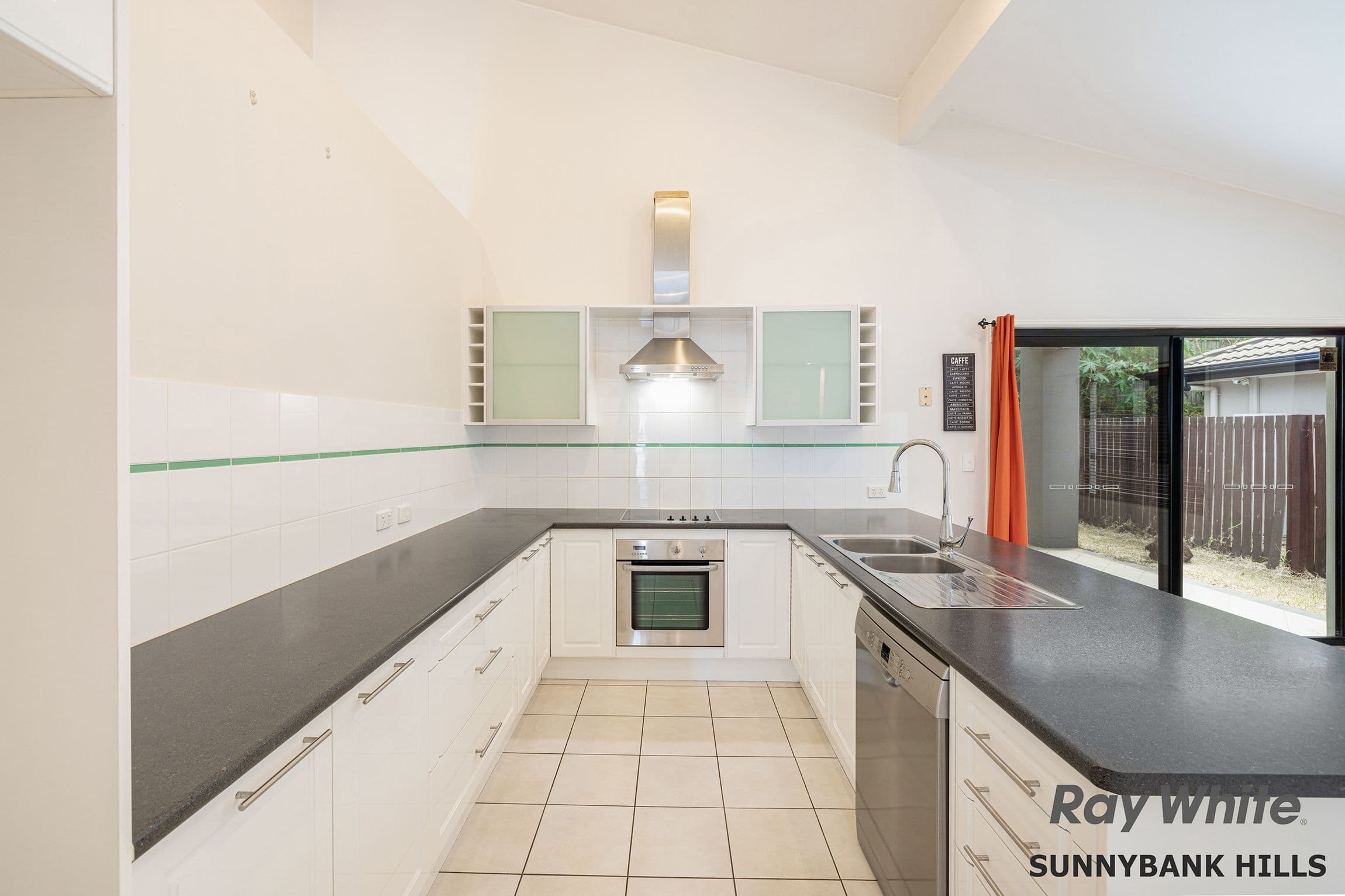 18 Lillydale Place, Calamvale QLD 4116, Calamvale - Thumbnail 2