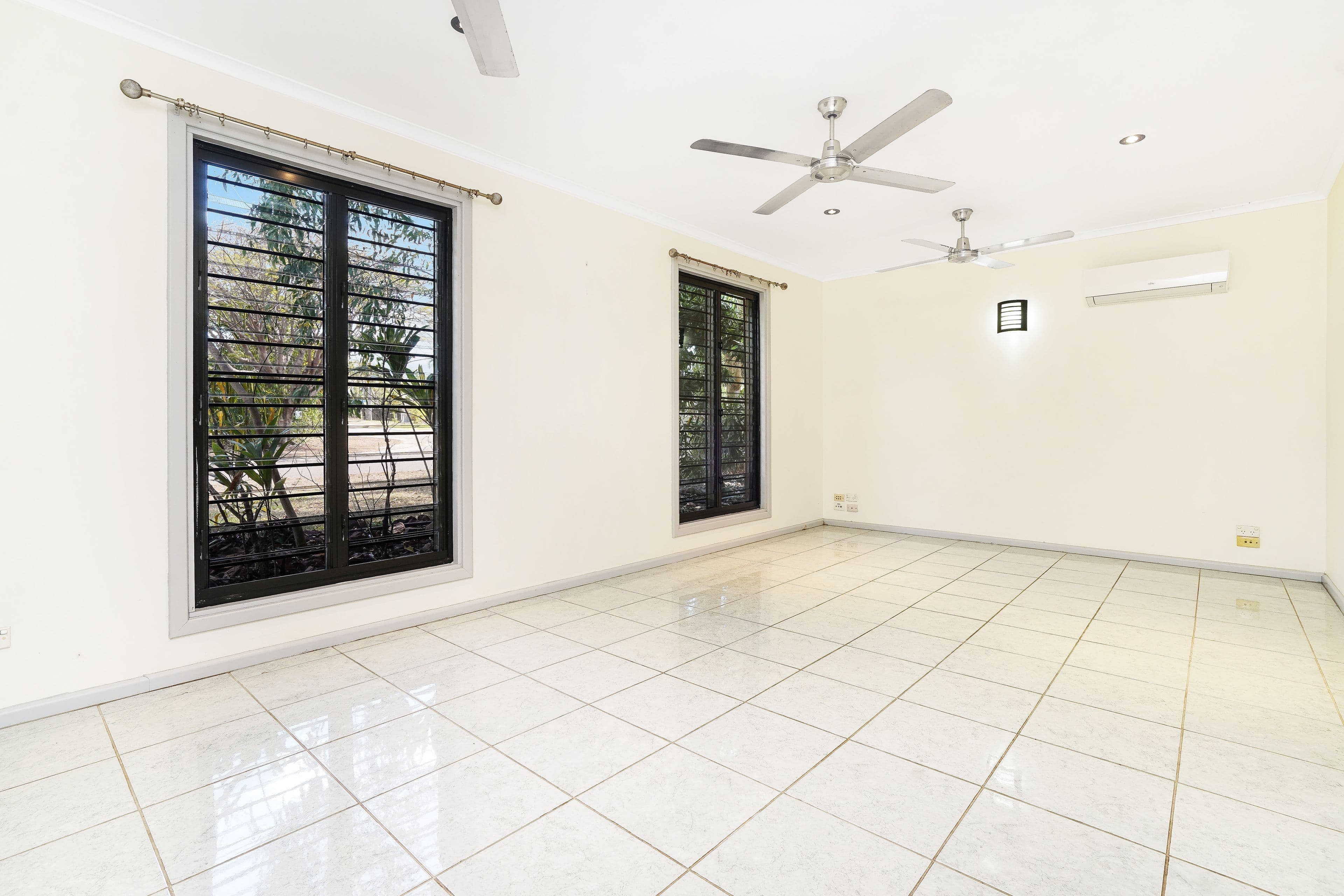15 Bonaparte Street, Leanyer NT 0812, Leanyer - Thumbnail 4