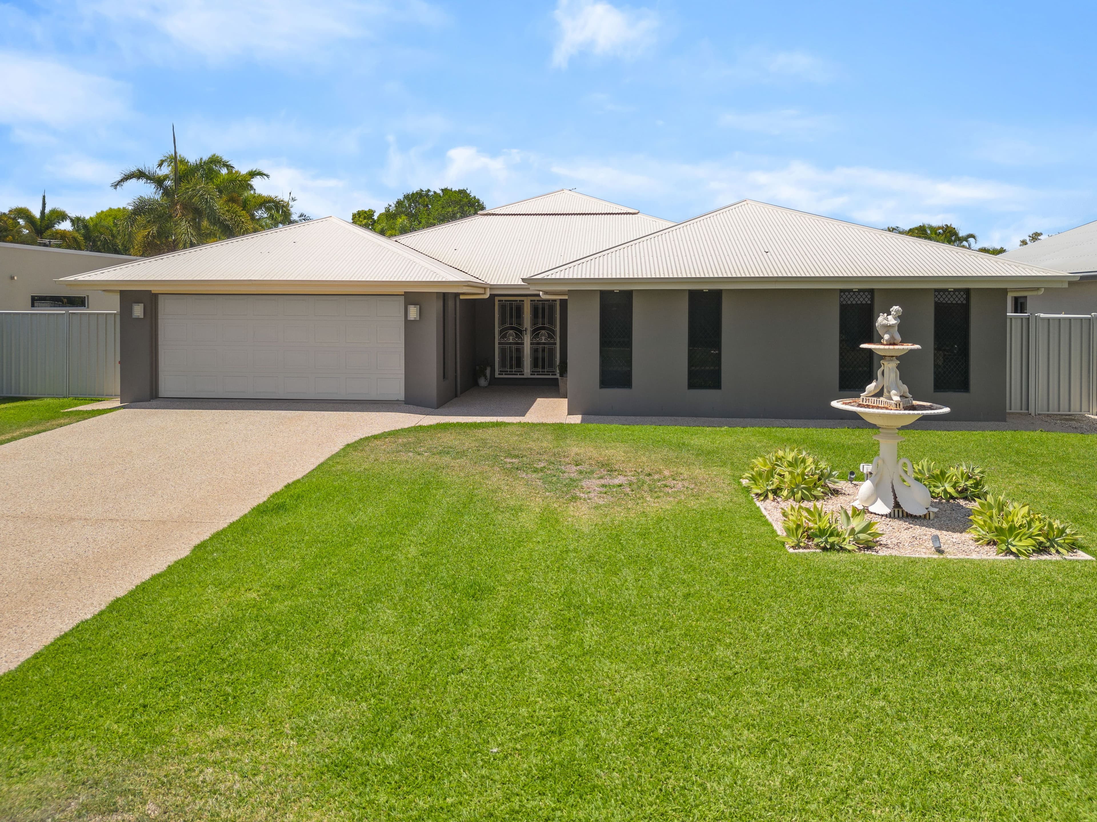 10 Carrington Place, Emerald QLD 4720, Emerald - Image 1