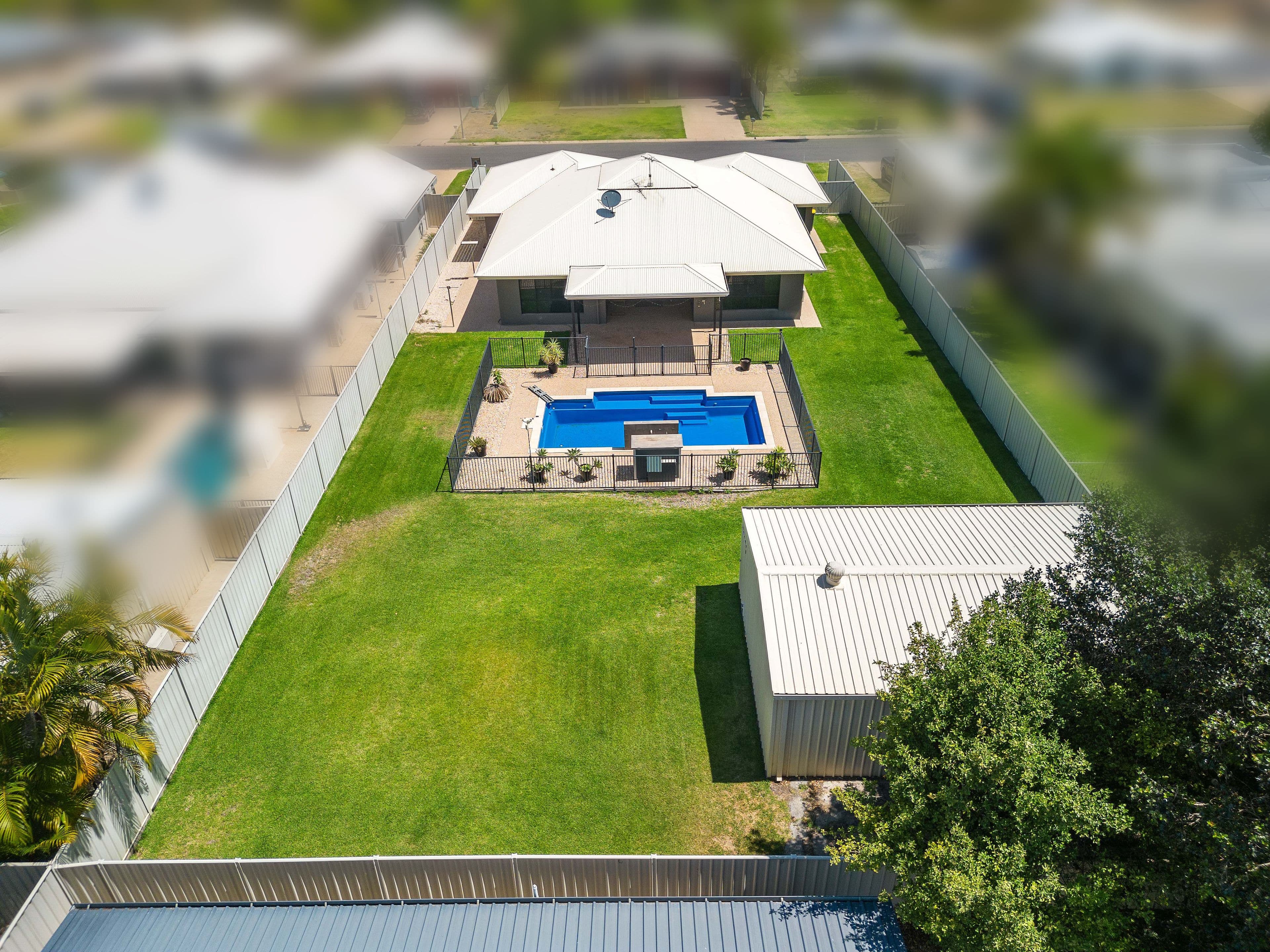 10 Carrington Place, Emerald QLD 4720, Emerald - Thumbnail 2